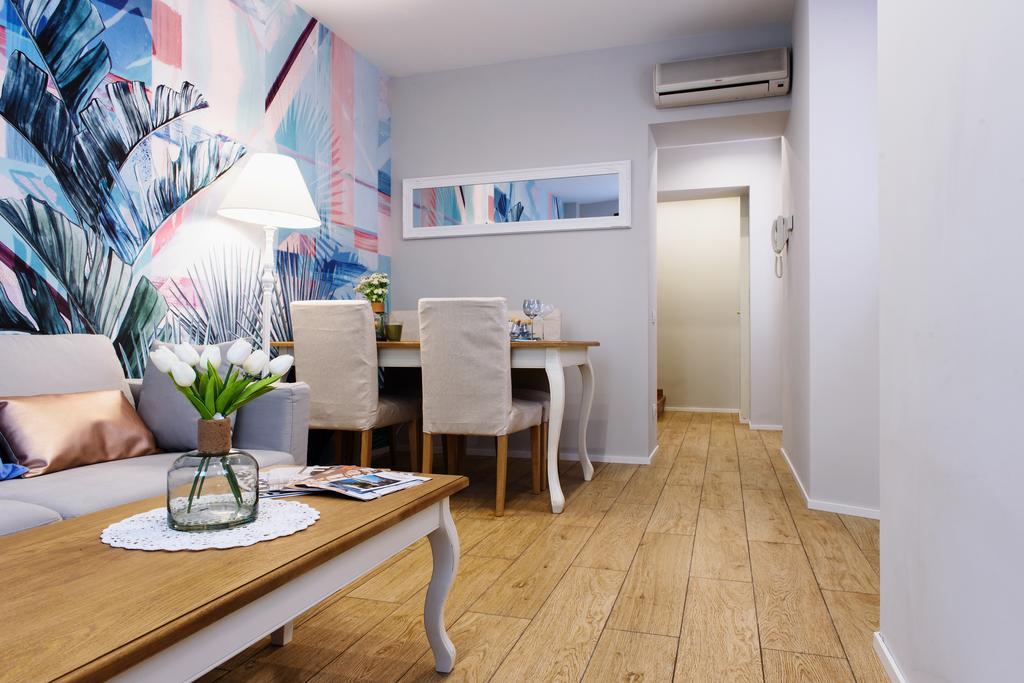 Lora Luxury House Apartment โกโม ภายนอก รูปภาพ